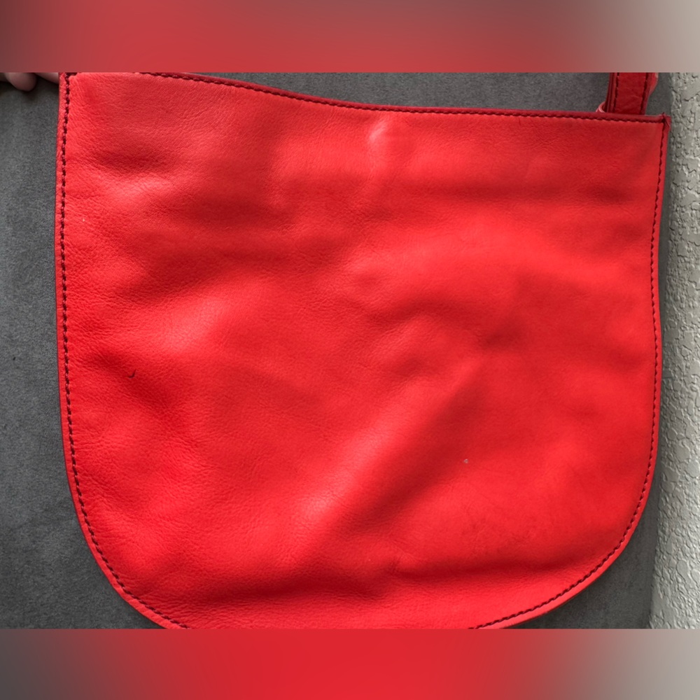 Fossil Chili Red Leather Saddle Bag - Picture 12 of 13